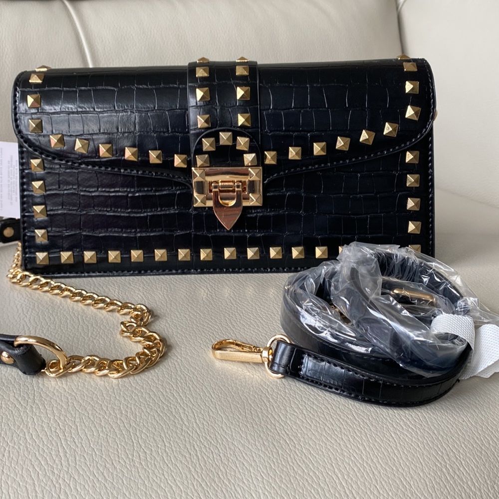 Black Riveted crossbody 🖤